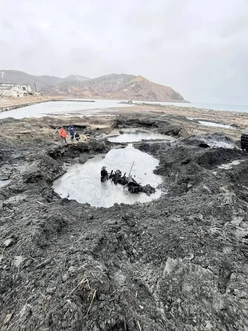 В порт-ковше Чехова приступили к утилизации утонувшего судна