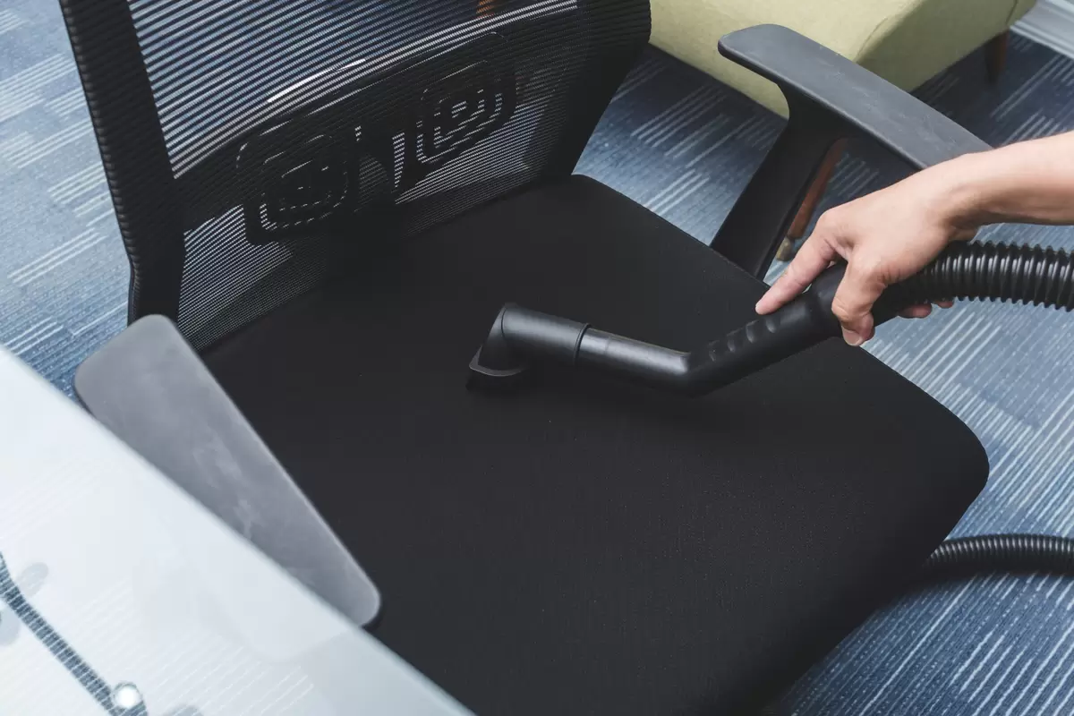 Уход за офисным креслом: простые советы по уходу и ремонту