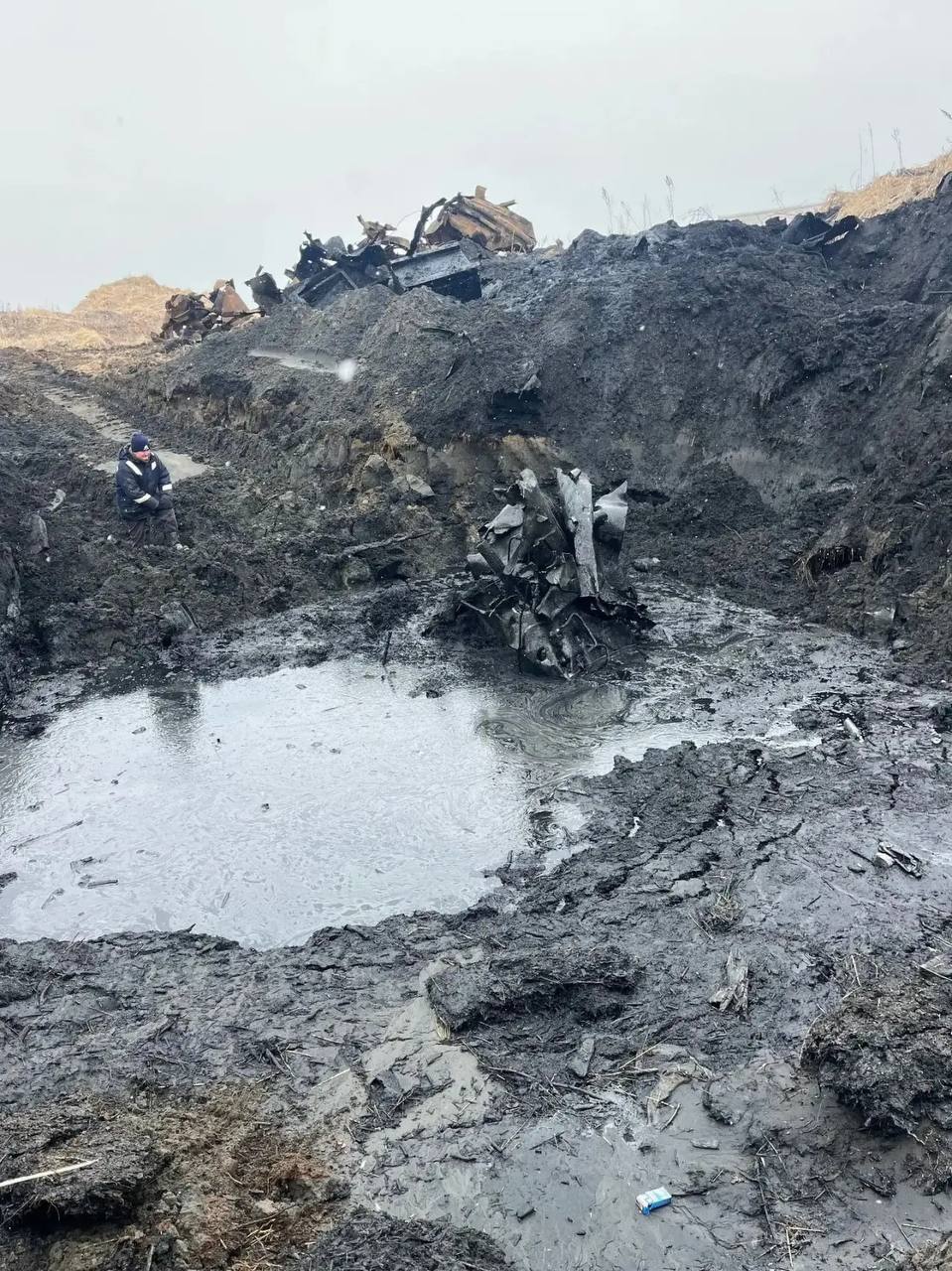 В порт-ковше Чехова приступили к утилизации утонувшего судна В порт-ковше Чехова приступили к утилизации утонувшего судна