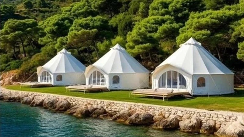 Суд заставил предпринимателя вернуть в бюджет 5,5 миллиона за глэмпинг на Итурупе