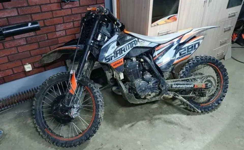 ��������� �� Enduro ���� ������ � ���������, ����������� � ����� � ��������