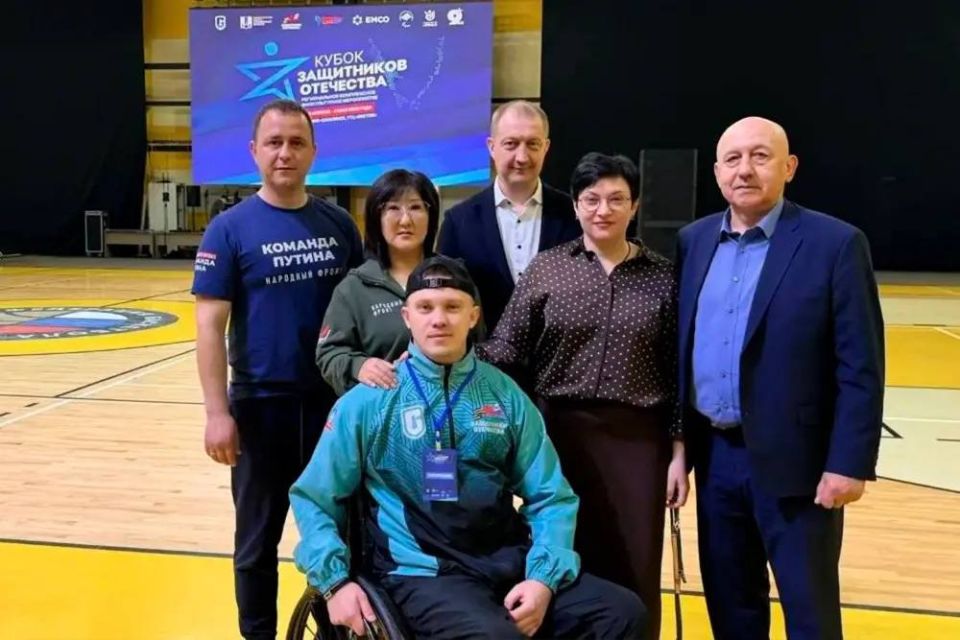 Парламентарии приняли участие в открытии «Кубка Защитников Отечества», поздравили победителей и оценили ход ремонтных работ в школе Тымовска Парламентарии приняли участие в открытии «Кубка Защитников Отечества», поздравили победителей и оценили ход ремонтных работ в школе Тымовска
