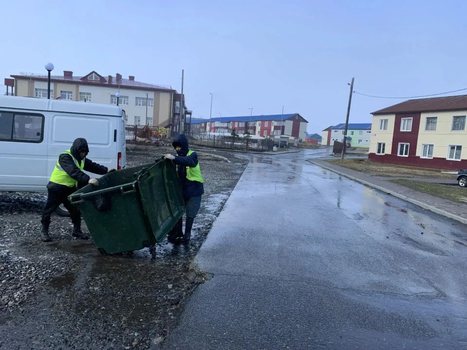 Северо-Курильск восстанавливают после урагана Северо-Курильск восстанавливают после урагана