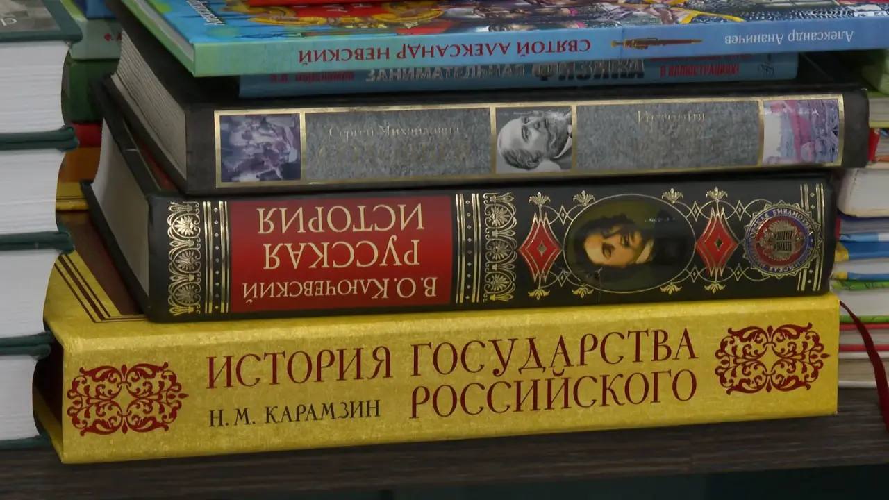 Редакция сахалинских "Вестей" присоединилась к акции, которую проводит областная детская библиотека в поддержку своих коллег на Донбассе Редакция сахалинских "Вестей" присоединилась к акции, которую проводит областная детская библиотека в поддержку своих коллег на Донбассе