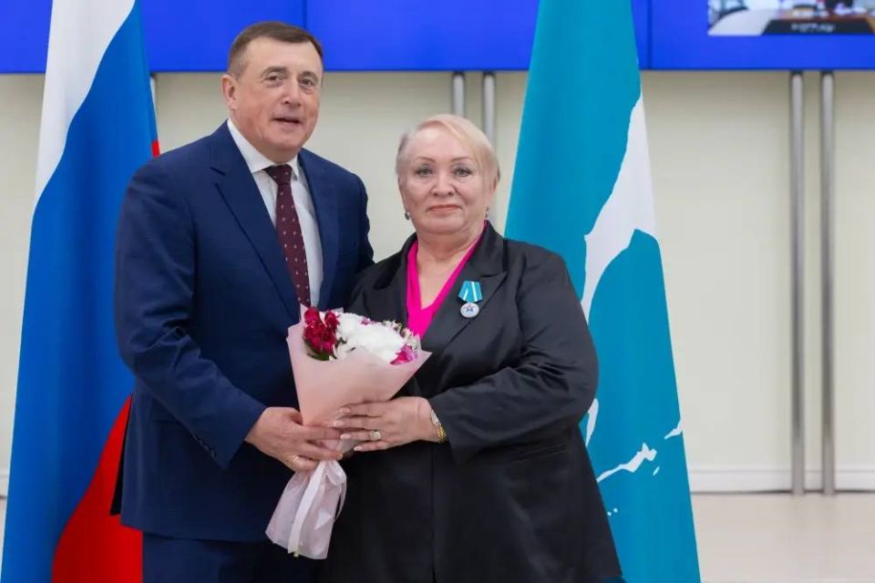 Наталья Захарчук и Александр Дорошенко удостоены медали «Сахалинская область –фронту» Наталья Захарчук и Александр Дорошенко удостоены медали «Сахалинская область –фронту»