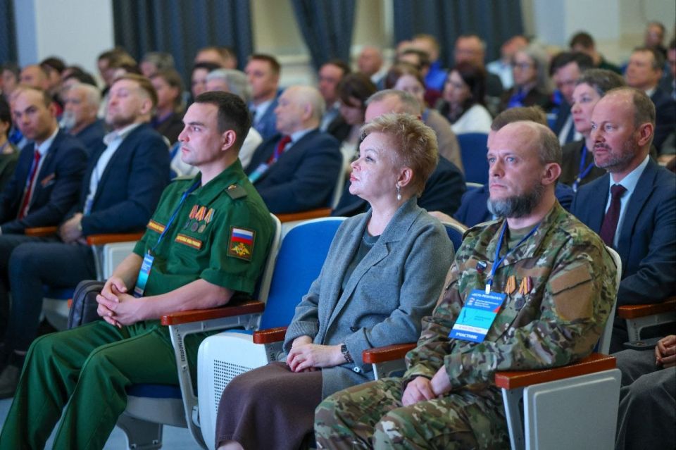 Валерий Лимаренко: По партийному проекту. «Зеленая экономика» особое внимание мы уделяем улучшению качества воздуха Валерий Лимаренко: По партийному проекту. «Зеленая экономика» особое внимание мы уделяем улучшению качества воздуха
