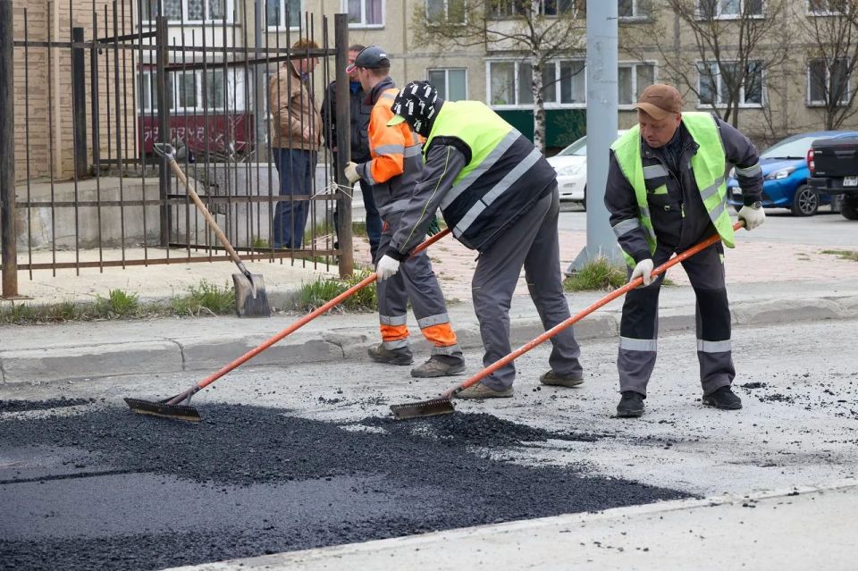 Сергей Надсадин: На этой неделе дорожники выполнили большой объем работы Сергей Надсадин: На этой неделе дорожники выполнили большой объем работы