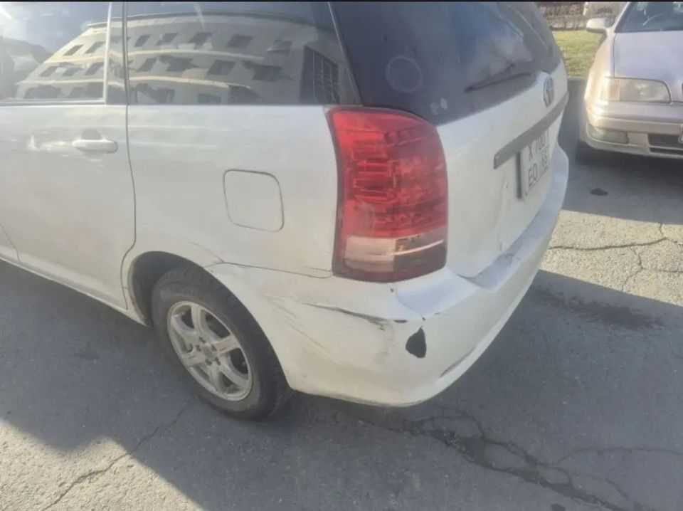 В Южно-Сахалинске разыскивают виновника аварии, скрывшегося с места ДТП