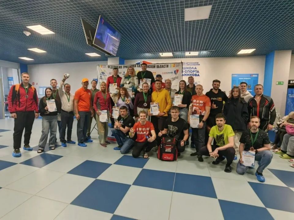 Сахалинские триатлеты разыграли медали чемпионата области по акватлону