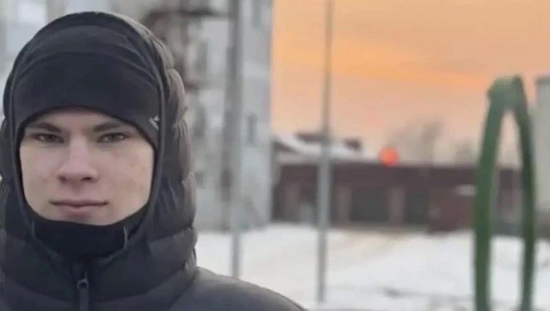 Однажды сломал руку: родственница рассказала об издевательствах отчима над подростком из Тымовского