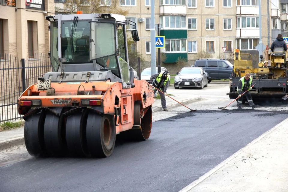 Внутриквартальные проезды Южно-Сахалинска приводят в порядок