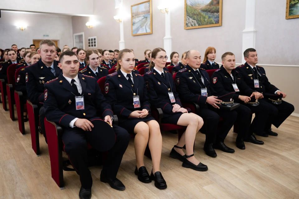 САХАЛИНСКАЯ ПОЛИЦИЯ УЧАСТКОВЫМ МИЩЕНКО ГОРДИТСЯ САХАЛИНСКАЯ ПОЛИЦИЯ УЧАСТКОВЫМ МИЩЕНКО ГОРДИТСЯ