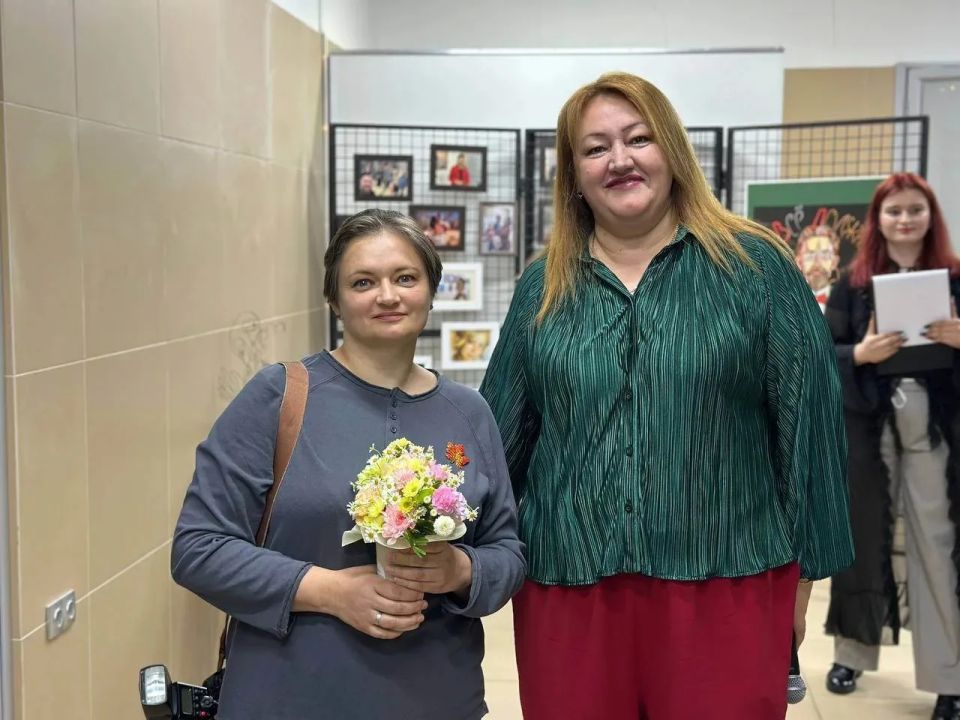 В Южно-Сахалинске открылась солнечная фотовыставка «Рыжие люди»! В Южно-Сахалинске открылась солнечная фотовыставка «Рыжие люди»!