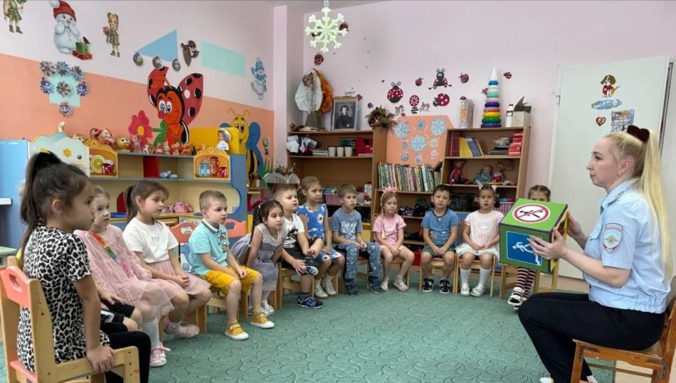 Сегодня, 25 мая, свой профессиональный праздник отмечают сотрудники подразделений по пропаганде безопасности дорожного движения Госавтоинспекции Сегодня, 25 мая, свой профессиональный праздник отмечают сотрудники подразделений по пропаганде безопасности дорожного движения Госавтоинспекции