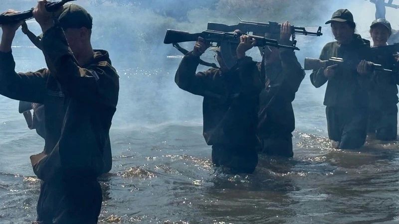 Центр «Воин» запустил курсы «Время юных героев»: от базовых навыков до профессионального мастерства Центр «Воин» запустил курсы «Время юных героев»: от базовых навыков до профессионального мастерства