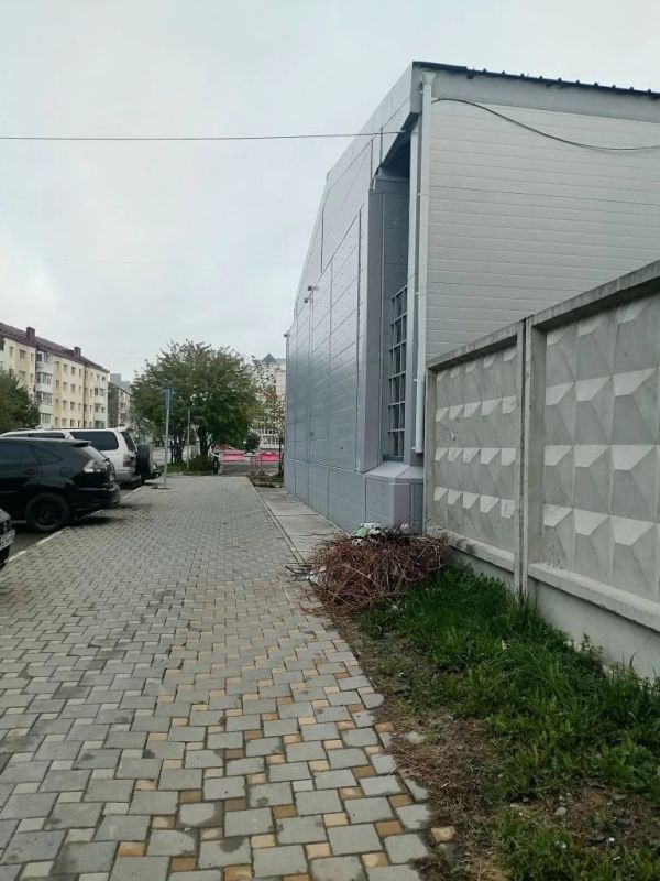 #нампишут. Улицу Чехова за роддомом так засорили, что просто ужас! Кучу мусора сложили ещё месяц назад, так и лежит #нампишут. Улицу Чехова за роддомом так засорили, что просто ужас! Кучу мусора сложили ещё месяц назад, так и лежит