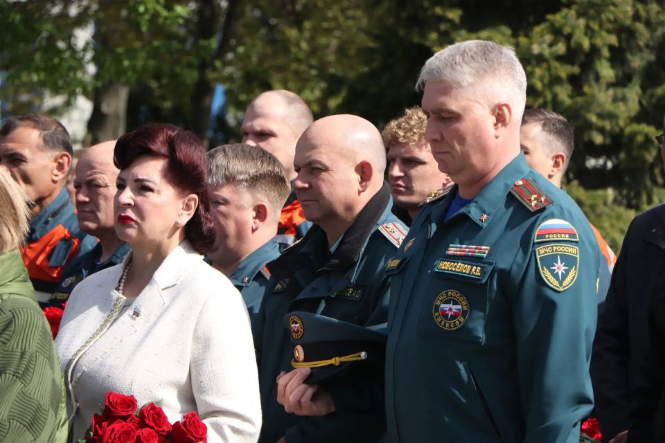 В Южно-Сахалинске почтили память жертв Нефтегорского землетрясения 1995 года В Южно-Сахалинске почтили память жертв Нефтегорского землетрясения 1995 года
