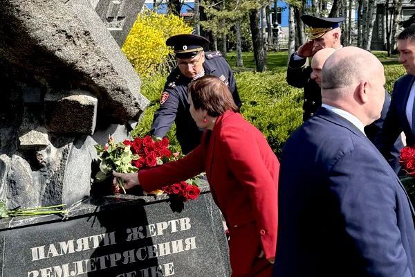 28 мая 1995 года жизнь в некогда цветущем и развивающемся Нефтегорске разделилась на "До" и "После" 28 мая 1995 года жизнь в некогда цветущем и развивающемся Нефтегорске разделилась на "До" и "После"