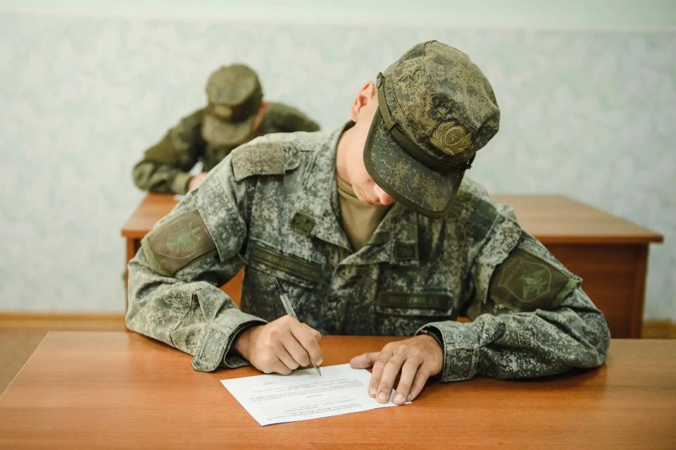 Уважаемые военнослужащие и ветераны пограничной службы! Уважаемые военнослужащие и ветераны пограничной службы!