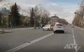 "Мгновенная карма": водитель без страха сиганул через двойную сплошную перед носом ГАИ в Южно-Сахалинске