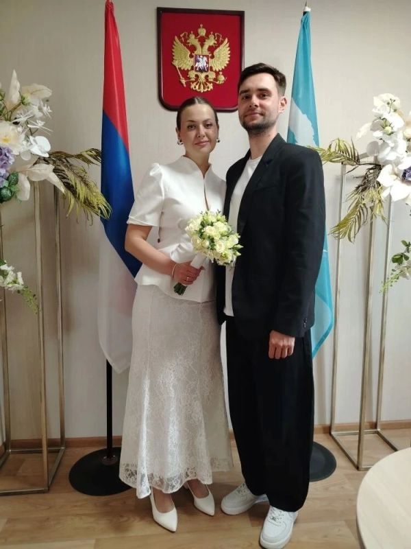 Первые пары сахалинцев скрепили свой союз в новом зале ЗАГСа Южно-Сахалинска Первые пары сахалинцев скрепили свой союз в новом зале ЗАГСа Южно-Сахалинска