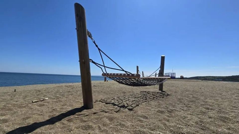 Пляж "Охота" в Охотском готовят к лету