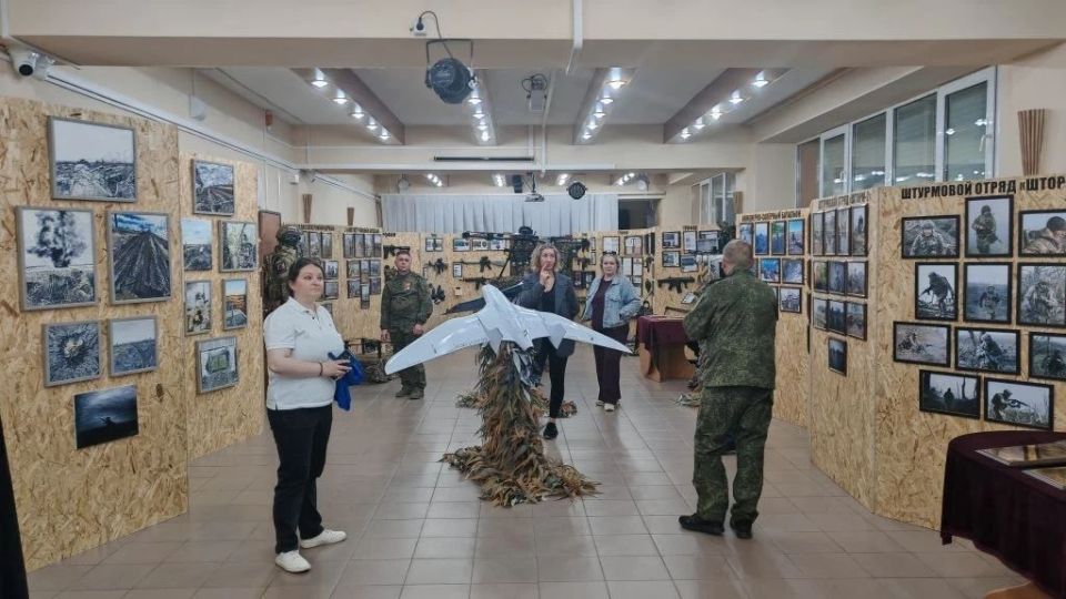 26 и 27 мая в Ногликах состоялось торжественное мероприятие "Сила в Единстве" и выставка "Защищаем СВОих", организованные Комитетом семей воинов Отечества Сахалинской области и 68-м гвардейским армейским корпусом совместно с... 26 и 27 мая в Ногликах состоялось торжественное мероприятие "Сила в Единстве" и выставка "Защищаем СВОих", организованные Комитетом семей воинов Отечества Сахалинской области и 68-м гвардейским армейским корпусом совместно с...