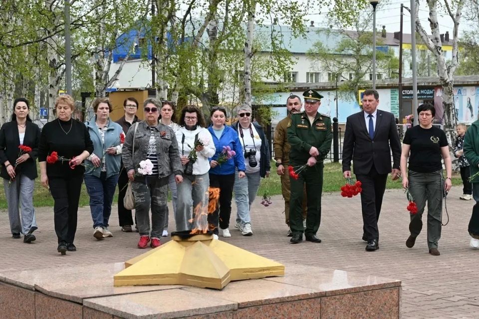 26 и 27 мая в Ногликах состоялось торжественное мероприятие "Сила в Единстве" и выставка "Защищаем СВОих", организованные Комитетом семей воинов Отечества Сахалинской области и 68-м гвардейским армейским корпусом совместно с... 26 и 27 мая в Ногликах состоялось торжественное мероприятие "Сила в Единстве" и выставка "Защищаем СВОих", организованные Комитетом семей воинов Отечества Сахалинской области и 68-м гвардейским армейским корпусом совместно с...