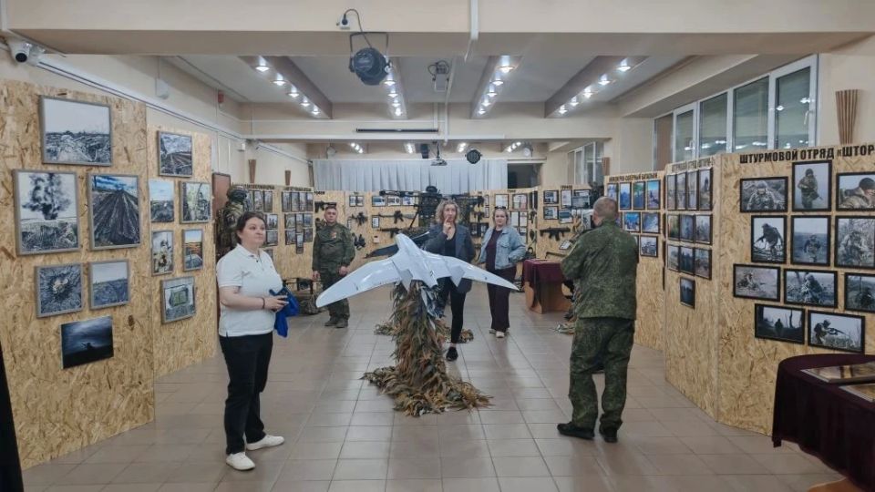 26 и 27 мая в Ногликах состоялось торжественное мероприятие "Сила в Единстве" и выставка "Защищаем СВОих", организованные Комитетом семей воинов Отечества Сахалинской области и 68-м гвардейским армейским корпусом совместно с... 26 и 27 мая в Ногликах состоялось торжественное мероприятие "Сила в Единстве" и выставка "Защищаем СВОих", организованные Комитетом семей воинов Отечества Сахалинской области и 68-м гвардейским армейским корпусом совместно с...