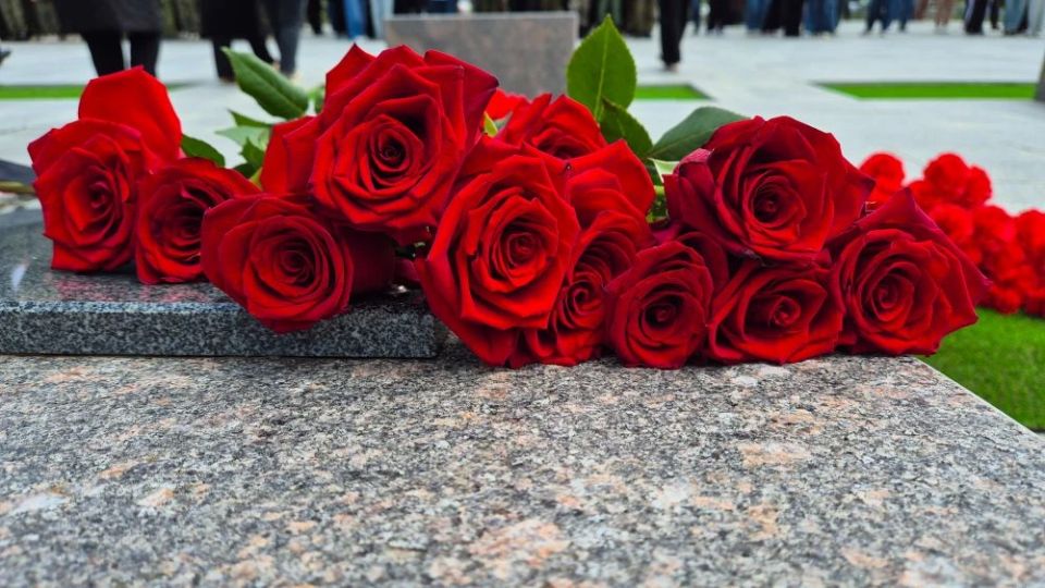 Сотрудники следственного управления СК России по Сахалинской области приняли участие в церемонии захоронения красноармейца, найденного в рамках «Вахты Памяти-2026» Сотрудники следственного управления СК России по Сахалинской области приняли участие в церемонии захоронения красноармейца, найденного в рамках «Вахты Памяти-2026»