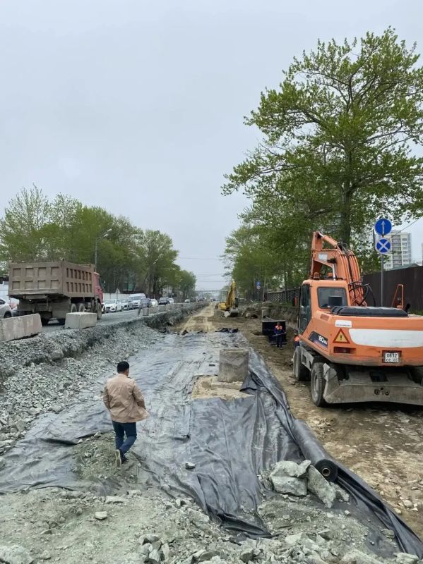 На пр. Мира в Южно-Сахалинске продолжается устройство автодороги и моста через Уюновку На пр. Мира в Южно-Сахалинске продолжается устройство автодороги и моста через Уюновку