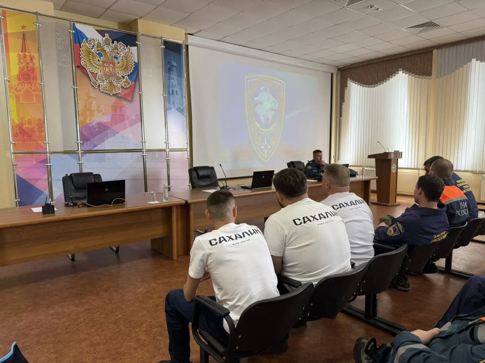 Команда Сахалинской области заняла третье место в шестых Открытых соревнованиях операторов телеуправляемых необитаемых подводных аппаратов (ТНПА) МЧС России, которые прошли в период с 25 по 30 мая в подмосковном Ногинске на... Команда Сахалинской области заняла третье место в шестых Открытых соревнованиях операторов телеуправляемых необитаемых подводных аппаратов (ТНПА) МЧС России, которые прошли в период с 25 по 30 мая в подмосковном Ногинске на...