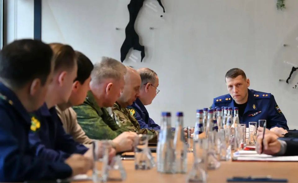 Заместитель Генерального прокурора Российской Федерации Виктор Мельник посетил остров Итуруп Курильской гряды для оценки соблюдения требований федерального законодательства при строительстве социальных объектов в рамках... Заместитель Генерального прокурора Российской Федерации Виктор Мельник посетил остров Итуруп Курильской гряды для оценки соблюдения требований федерального законодательства при строительстве социальных объектов в рамках...