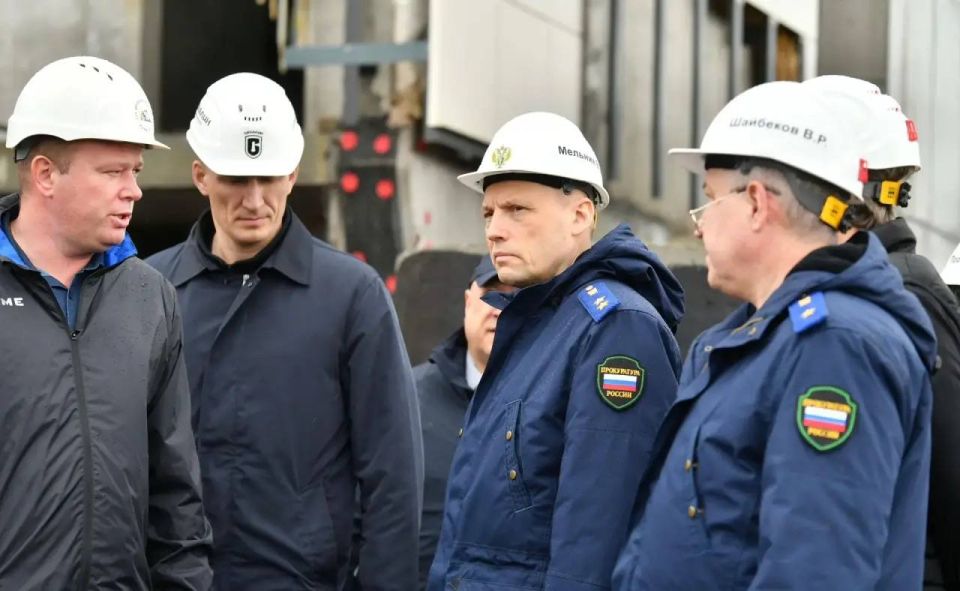 Заместитель Генерального прокурора Российской Федерации Виктор Мельник посетил остров Итуруп Курильской гряды для оценки соблюдения требований федерального законодательства при строительстве социальных объектов в рамках... Заместитель Генерального прокурора Российской Федерации Виктор Мельник посетил остров Итуруп Курильской гряды для оценки соблюдения требований федерального законодательства при строительстве социальных объектов в рамках...