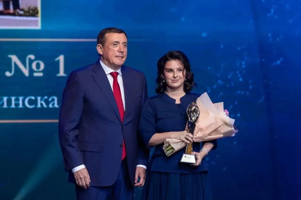 Лицей №1 Южно-Сахалинска отпраздновал свое 25-летие Лицей №1 Южно-Сахалинска отпраздновал свое 25-летие