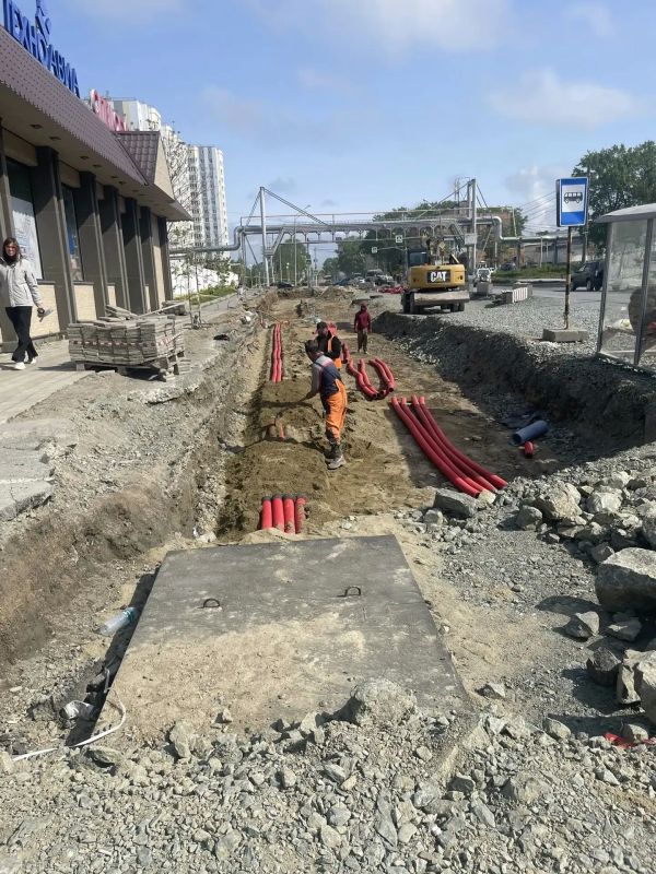 На пр. Мира в Южно-Сахалинске приступили к устройству основания под тротуар и подготовке автодороги к асфальтированию На пр. Мира в Южно-Сахалинске приступили к устройству основания под тротуар и подготовке автодороги к асфальтированию