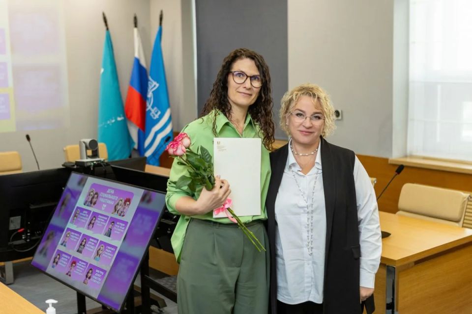 Сегодня профессиональный праздник отмечают работники социальной сферы Сегодня профессиональный праздник отмечают работники социальной сферы