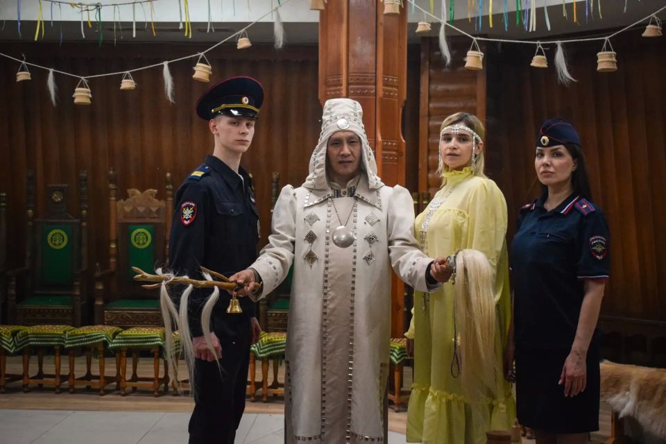 В преддверии празднования Дня России транспортные полицейские Дальнего Востока присоединяются к акции «Моя полиция - моя Россия» В преддверии празднования Дня России транспортные полицейские Дальнего Востока присоединяются к акции «Моя полиция - моя Россия»