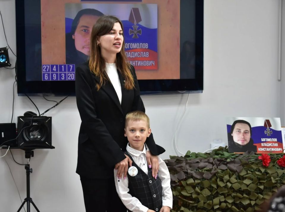 Улицу в Долинске назвали в честь героя СВО Владислава Богомолова Улицу в Долинске назвали в честь героя СВО Владислава Богомолова