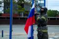 Под флагом единым!. Под звуки Государственного гимна Российской Федерации, заступая на очередные дежурные сутки, пожарные и спасатели подняли триколор