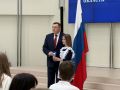 В День России самый важный документ для гражданина страны - паспорт - торжественно вручили сахалинским подросткам