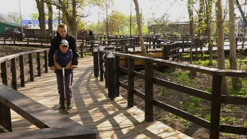 Зелёный ответ пустырю. В Александровске-Сахалинском обустроили новый сквер протяжённостью более 1 000 метров