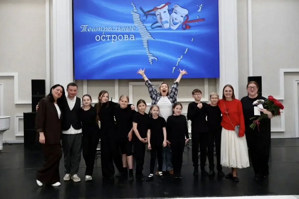 Финал 4-го Дальневосточного фестиваля школьных театров «Театральные острова»! Финал 4-го Дальневосточного фестиваля школьных театров «Театральные острова»!