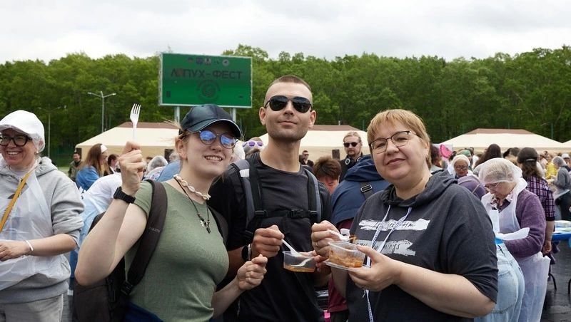 «Лопух-фест» в Южно-Сахалинске собрал тысячи гостей «Лопух-фест» в Южно-Сахалинске собрал тысячи гостей