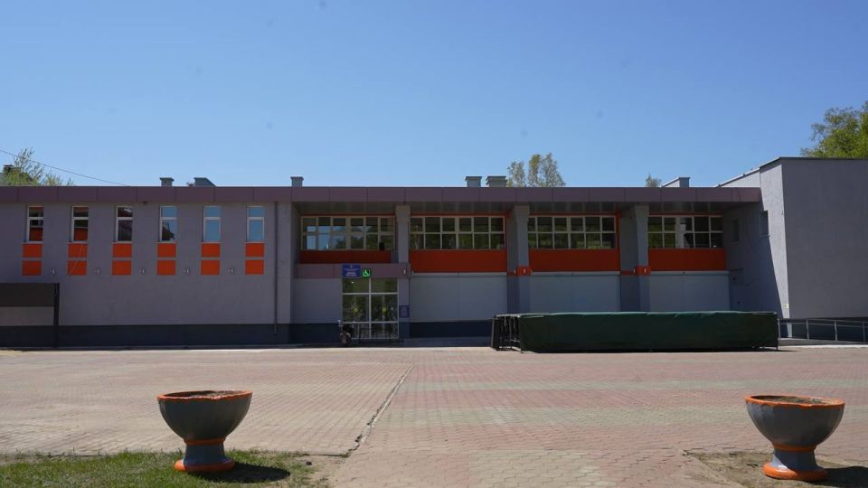 В Ногликах приступили ко второму этапу модернизации здания районного центра досуга В Ногликах приступили ко второму этапу модернизации здания районного центра досуга