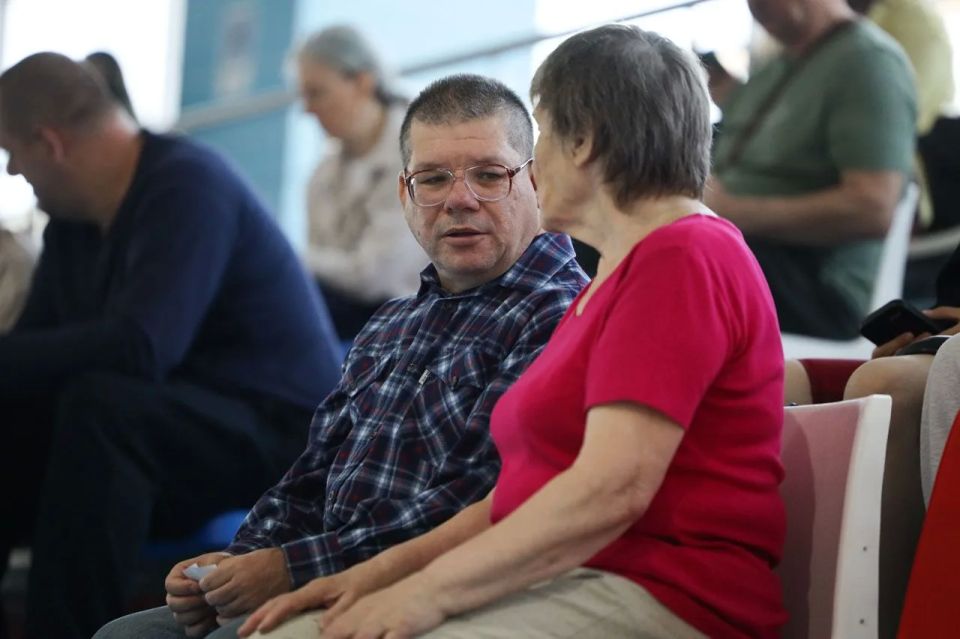Более 200 сахалинцев сразились за Кубок области по плаванию Более 200 сахалинцев сразились за Кубок области по плаванию