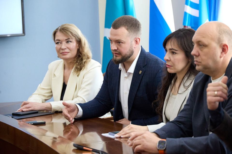 Сергей Надсадин: Встретился с активом сахалинского отделения Клуба предпринимателей Дальнего Востока Сергей Надсадин: Встретился с активом сахалинского отделения Клуба предпринимателей Дальнего Востока