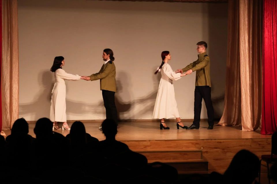 «Никто не забыт, ничто не забыто»: в СахГУ прошёл твроческий вечер, посвящённый Дню памяти и скорби «Никто не забыт, ничто не забыто»: в СахГУ прошёл твроческий вечер, посвящённый Дню памяти и скорби