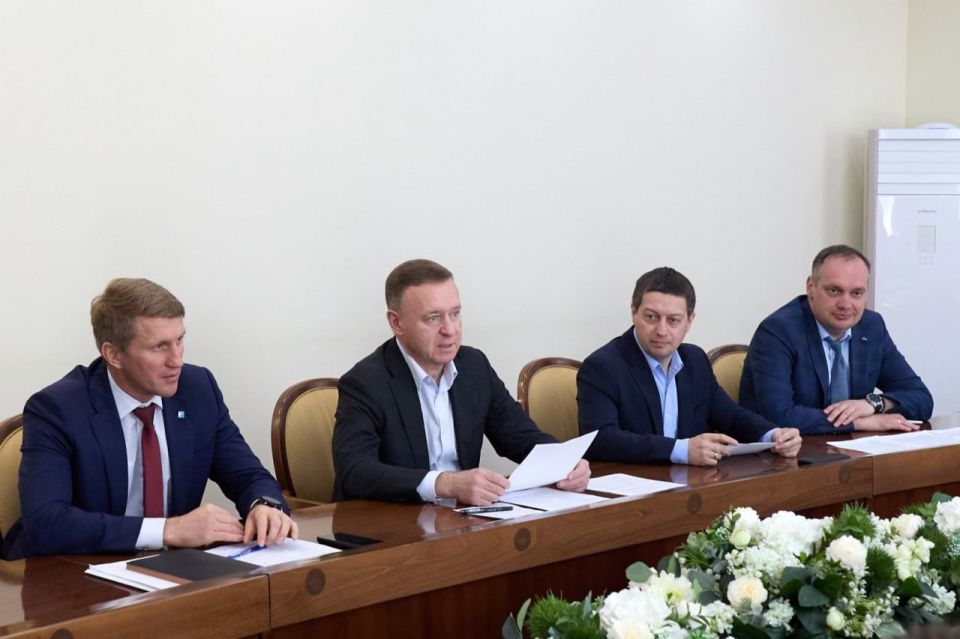 Сергей Надсадин: Встретился с активом сахалинского отделения Клуба предпринимателей Дальнего Востока Сергей Надсадин: Встретился с активом сахалинского отделения Клуба предпринимателей Дальнего Востока