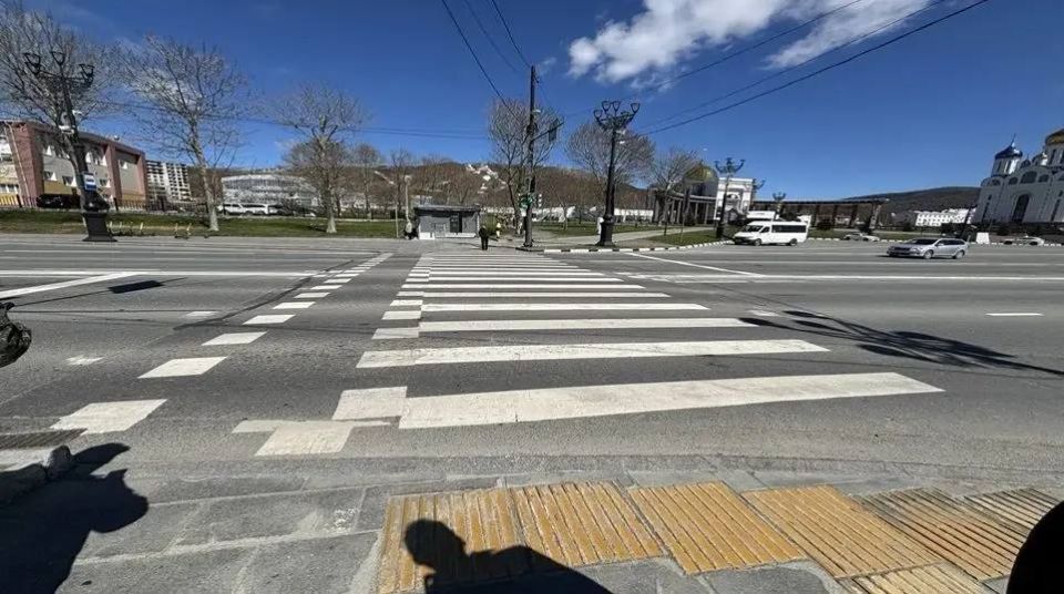 В Южно-Сахалинске подняли пешеходный переход, чтобы остановить ночных "гонщиков" В Южно-Сахалинске подняли пешеходный переход, чтобы остановить ночных "гонщиков"